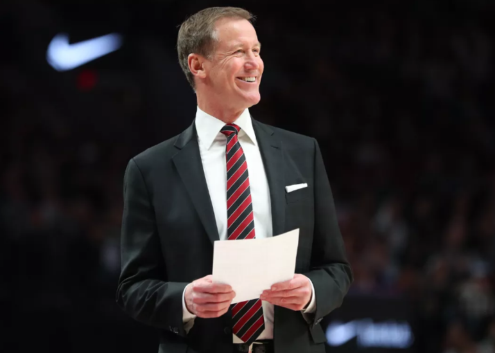 开拓者斯托茨或下课