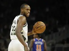 雄鹿加时胜篮网