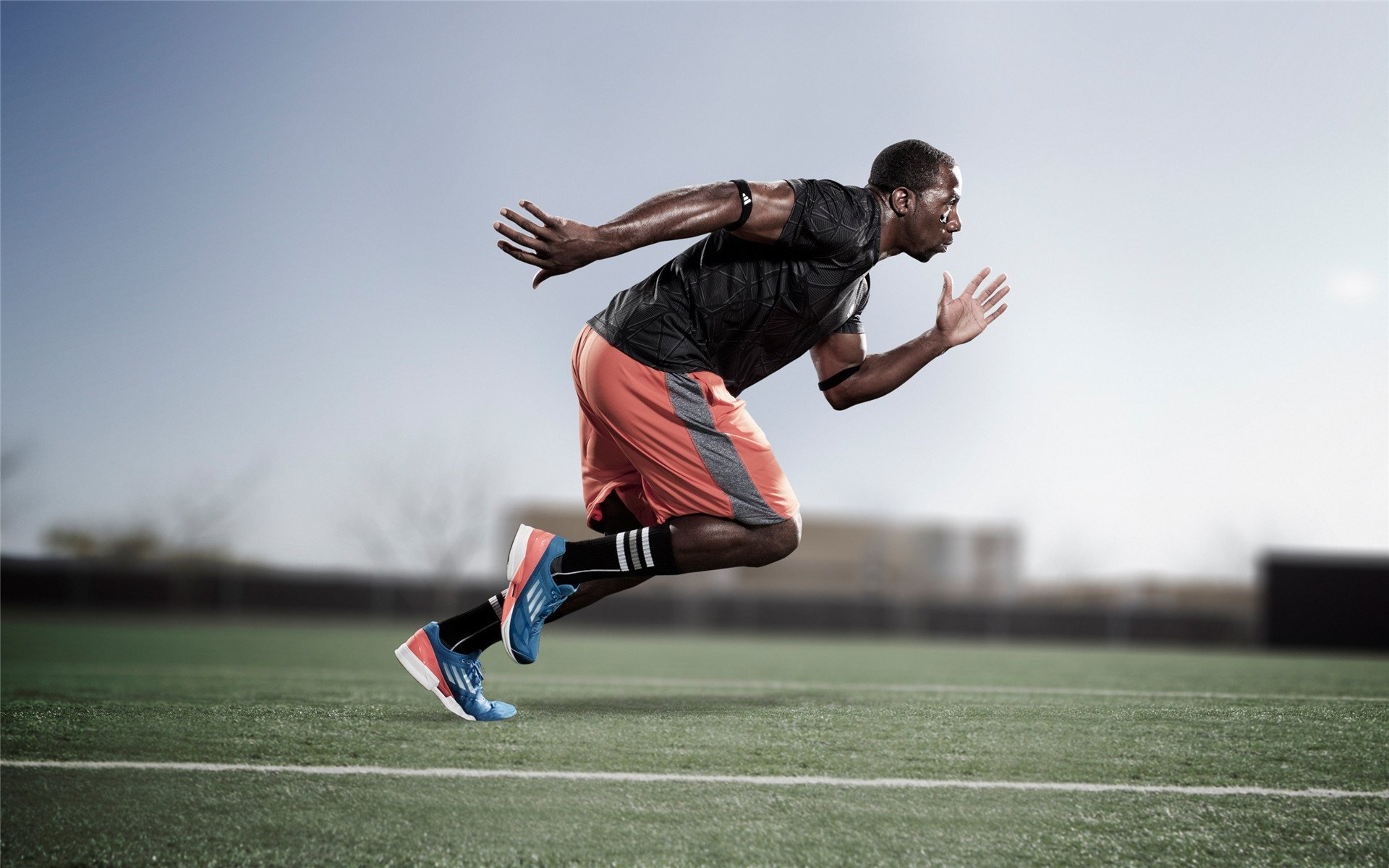 勒布朗詹姆斯坚拒交易